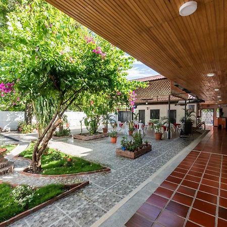 Hotel Colonial Вилявеха Екстериор снимка
