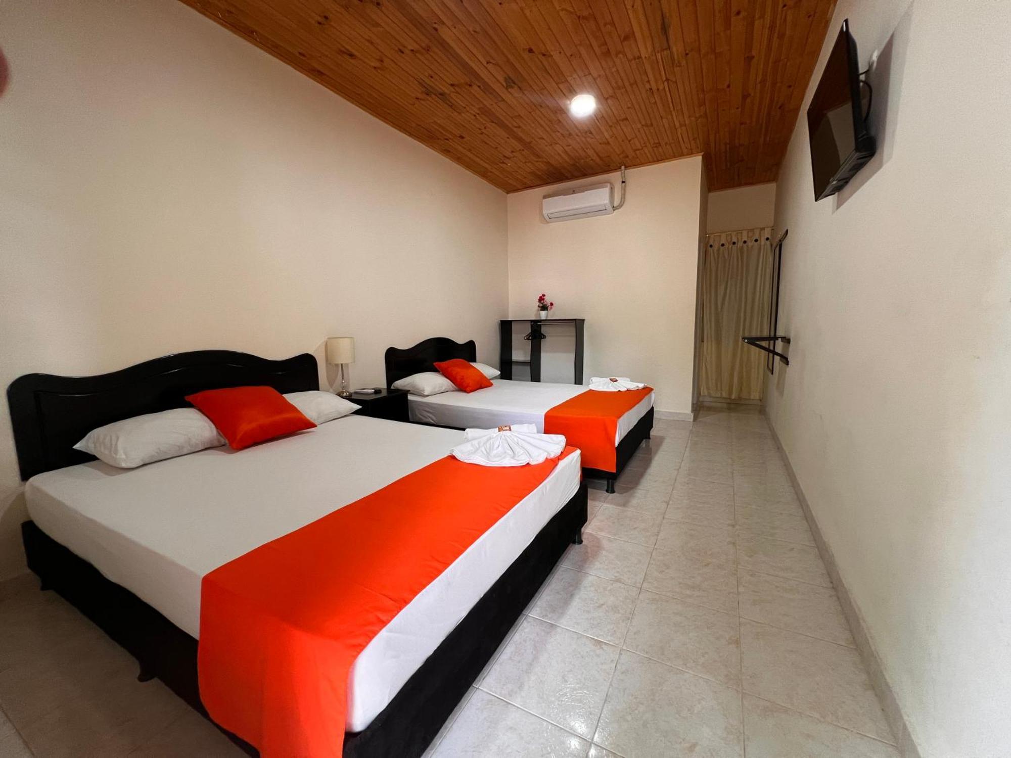 Hotel Colonial Вилявеха Екстериор снимка
